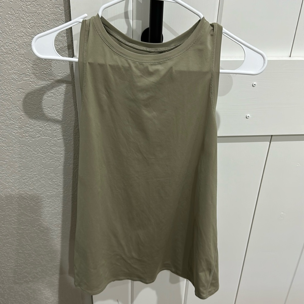 Lululemon tank top